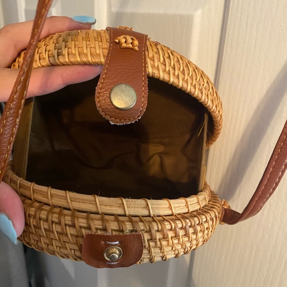 Woven Crossbody Bag - Picture 3 of 3